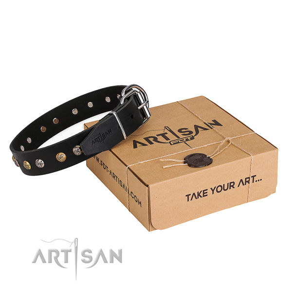 Zwarte stoere leren hondenhalsband Artisan leer honden halsband