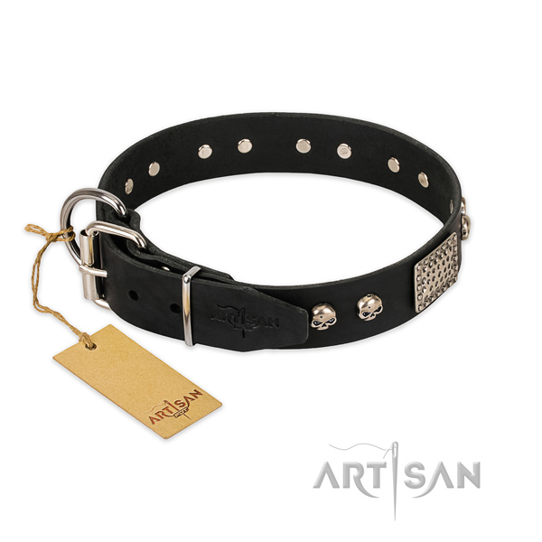 Lederen zwarte halsband hond met leuke studs