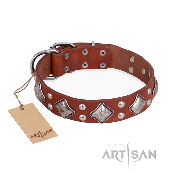 Exclusieve leren bruine hondenhalsband Elegante tan leer hondenhalsband