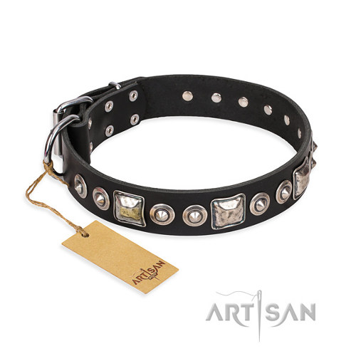 Zwarte hondenhalsband "Eternal Beauty and S" FDT Artisan - Klik op de afbeelding om het venster te sluiten