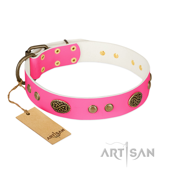 Roze exclusieve hondenhalsband lederen hondenhalsband wit