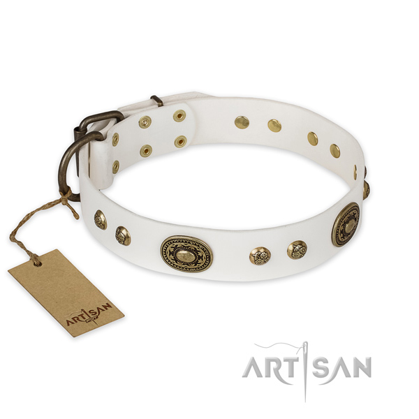 Elegante lederen hondenhalsband wit