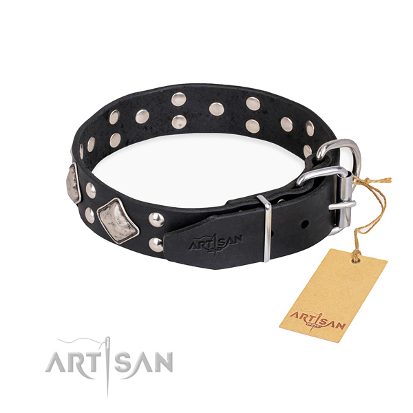 Halsband zwart voor honden van leer met studs